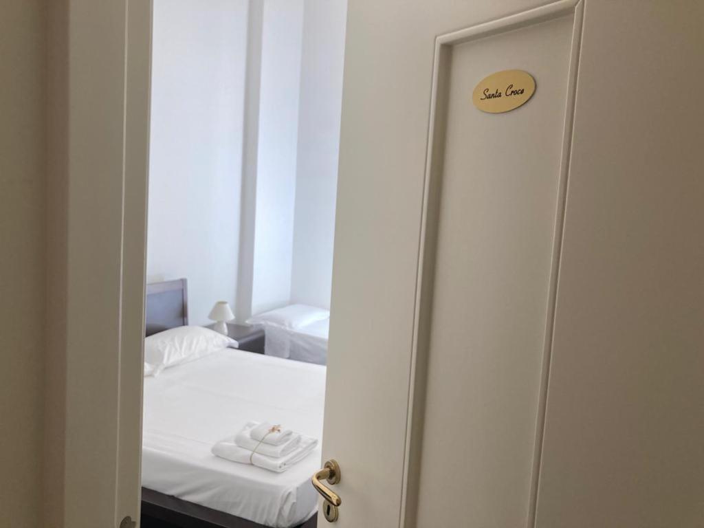 レッチェ Gatto Bianco La Dimora Storica Bed & Breakfast エクステリア 写真