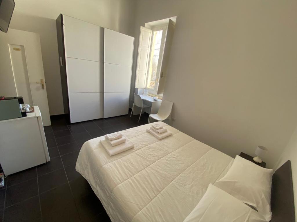 レッチェ Gatto Bianco La Dimora Storica Bed & Breakfast エクステリア 写真