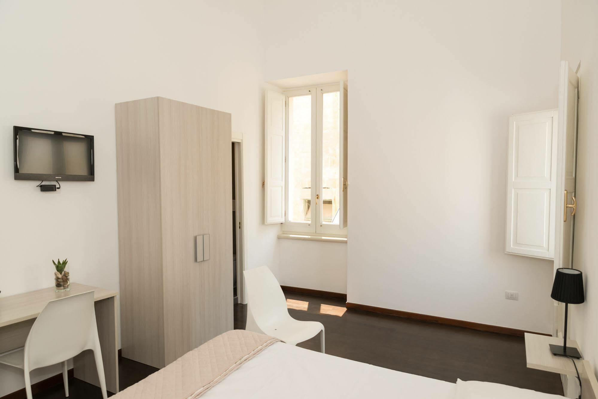 レッチェ Gatto Bianco La Dimora Storica Bed & Breakfast エクステリア 写真